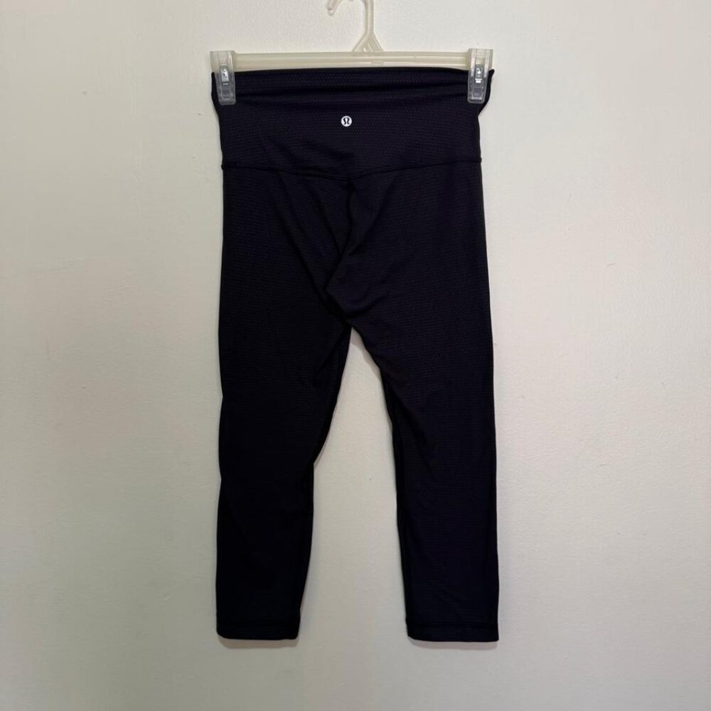 Lululemon Black Align 21 Inch Yoga Leggings Style LW6BSHS Size 6 - Picture 4 of 7